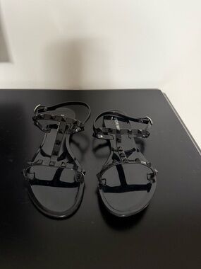 Steve Madden Black Pyramid-Stud T-Strap Sandals